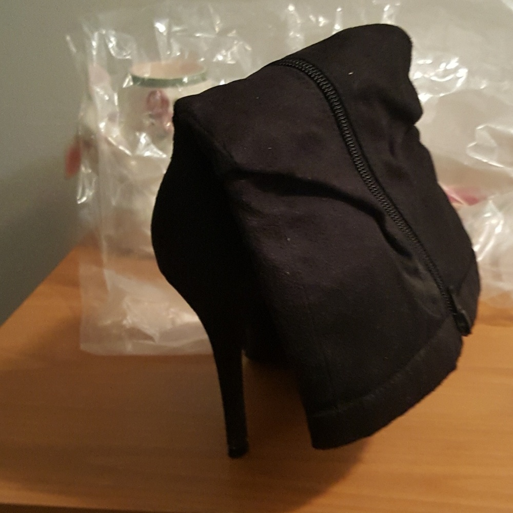 Boots - Picture 2 of 2